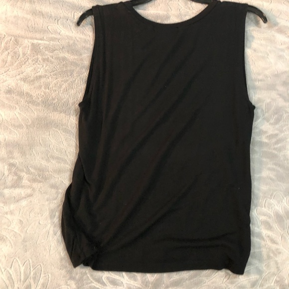 Cute tank top with XO❤️🖤 - Picture 4 of 4